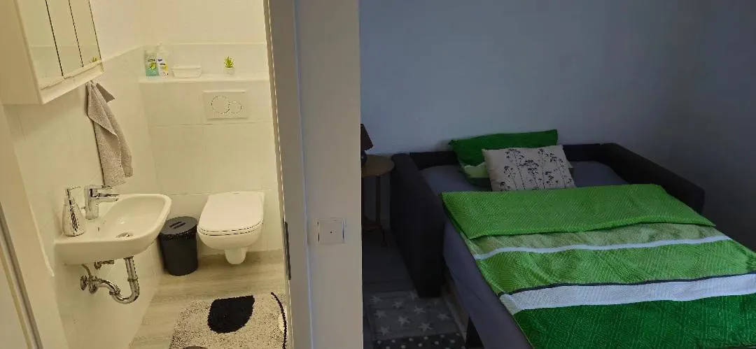 Klein Aber Fein - Keine Dusche - No Shower Hannover Germany